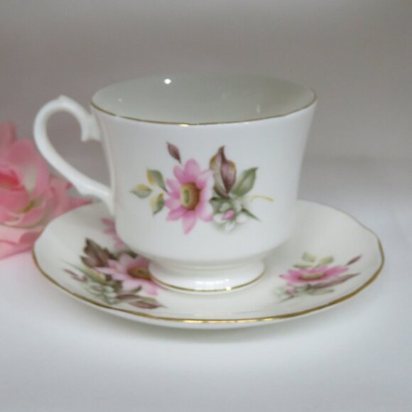 Duchess TEACUP & Saucer Pink & White Flowers (K636) - Picture 2 of 8